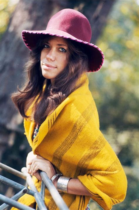 Gorgeous Photos of Carly Simon in London, 1971